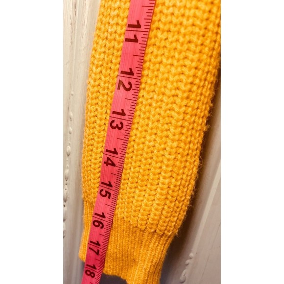 Touch Me Brand Yellow Gold Twist Front Long Sleeve Sweater Size Small - Picture 4 of 4